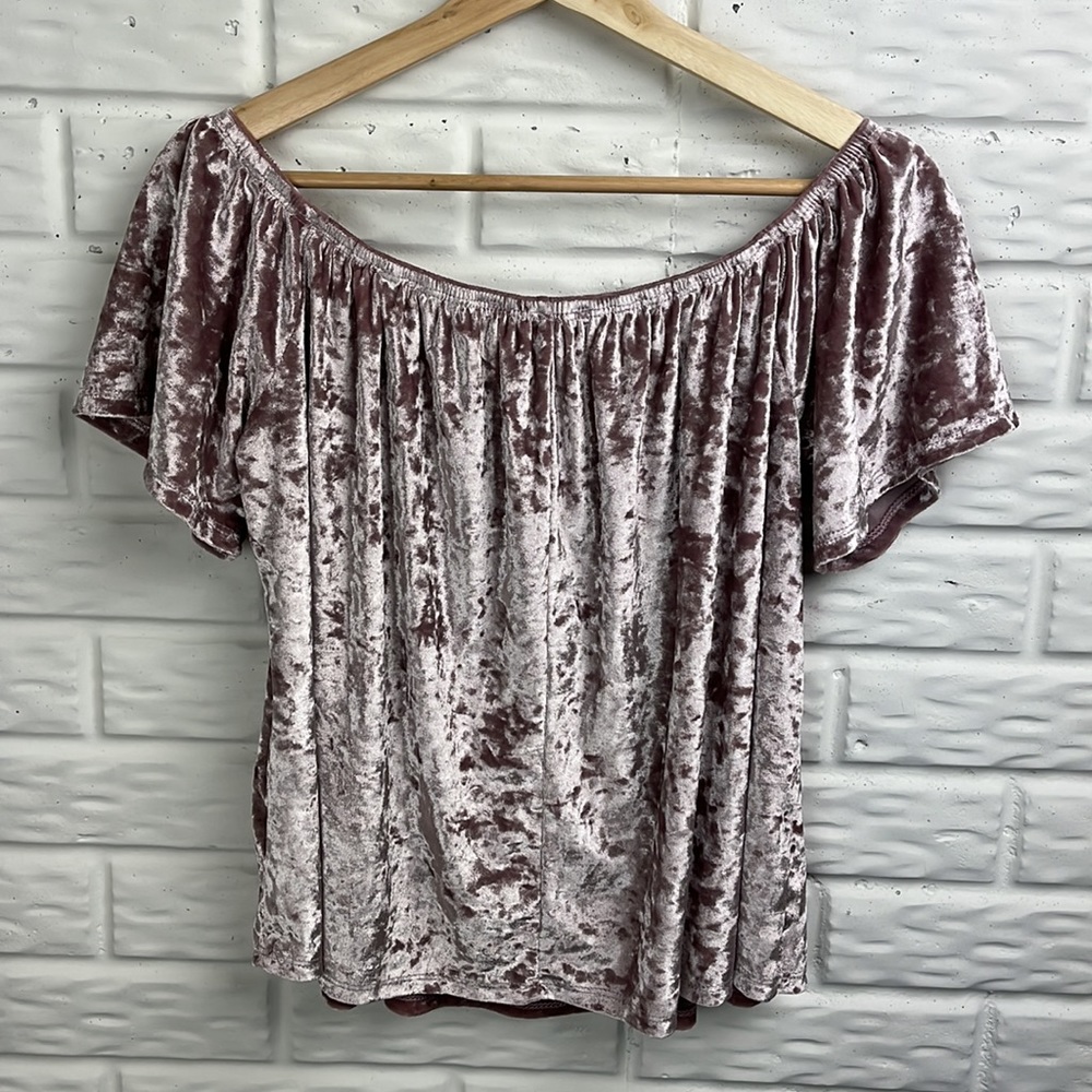 Forever 21 Bundle faux wrap top and Acemi pink velvet top both size L - Picture 7 of 9